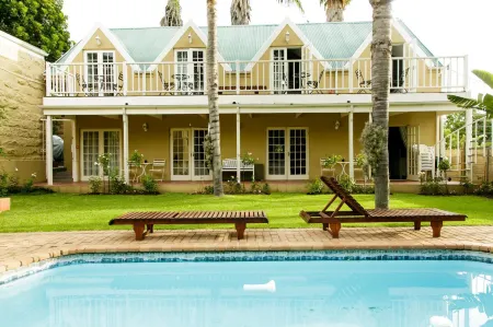 @Yamkela Guest House Отели в г. Оудсхорн