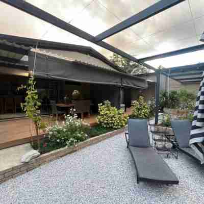 Plumbago Guest House Hotel Exterior