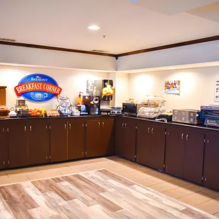 Baymont by Wyndham Midland Center