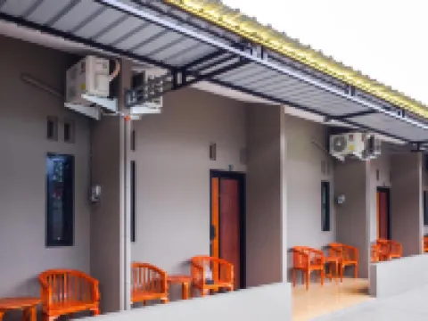 RedDoorz Syariah Near Exit Tol Pemalang Comal 2 Hotels in Comal