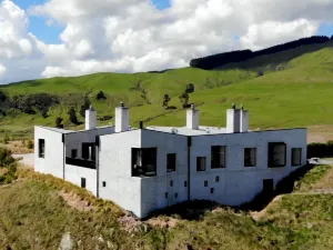 Kinloch Manor & Villas