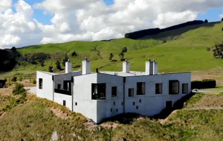 Kinloch Manor & Villas Отели в г. Кинлок