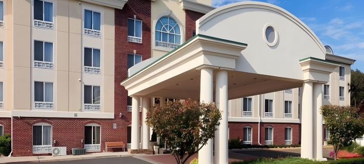 Holiday Inn Express & Suites TOWER CENTER NEW BRUNSWICK by IHG Hotels in Middlesex County