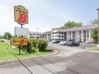 Super 8 by Wyndham Sevierville Riverside