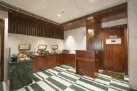 Aurea by The Wallflower Hotels - sarapan