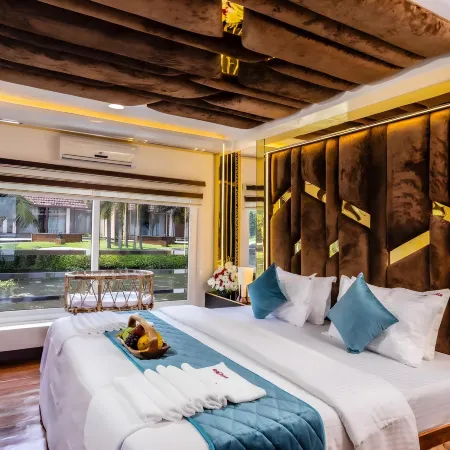 Upper Deck Houseboats