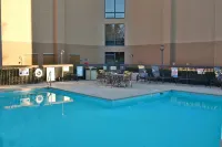 Hampton Inn Raleigh/Cary - Pool