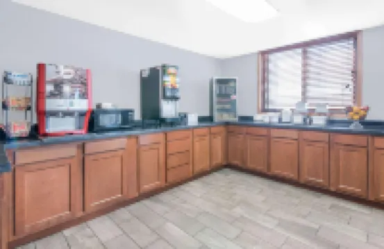 Super 8 by Wyndham Watertown