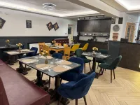The Gatwick White House Hotel - breakfast