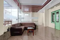 OYO 95019 Jeppi Homestay - parking