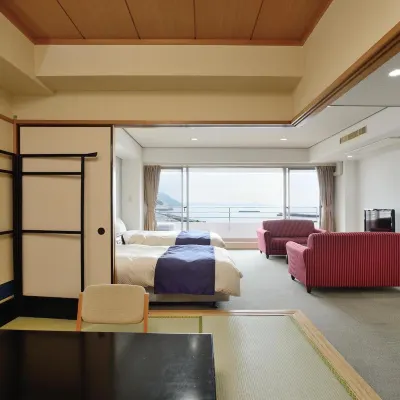 ซัมมิ คลับ โรงแรมใกล้ปราสาทอาตามิ