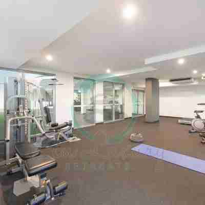 Zen at Array: 2Br Retreat in CBD Fitness & Recreational Facilities