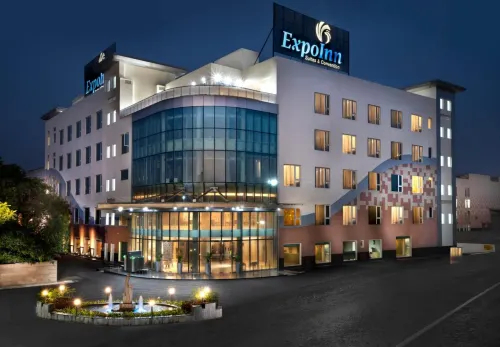 ExpoInn Suites and Convention - parking