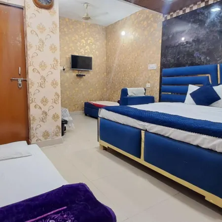 Saanchi Villa