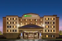 Holiday Inn Express & Suites Coralville فنادق في Coralville