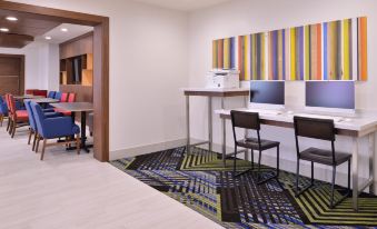 Holiday Inn Express & Suites Mesquite
