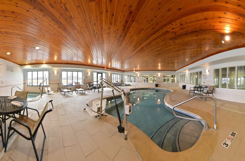 Holiday Inn Express & Suites Greenfield by IHG photo 3