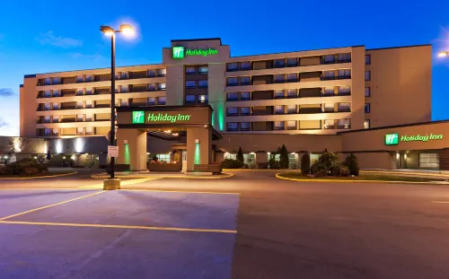 Holiday Inn LAVAL - MONTREAL by IHG - Pools