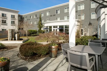 Courtyard Seattle Kirkland Отели в г. Киркланд