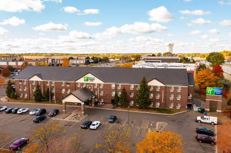 Holiday Inn Express & Suites ST. Paul - Woodbury