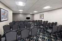 La Quinta Inn & Suites by Wyndham Snellville-Stone Mountain Hotels in Snellville