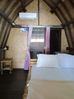 Sunset Telune View Hotels in Sekaroh