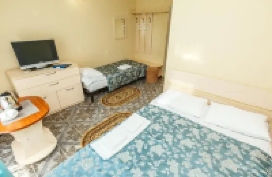 Ev Roshel Hotel