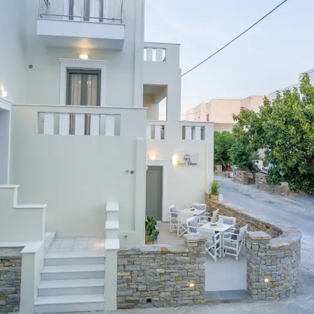 Sweet Home Naxos