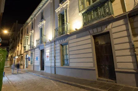 Palacio Cabrera - Lillo Отели рядом с достопримечательностью «Монастырь Святого Иеронима»