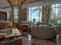 Dragon Hotel and Resort Hotel di Block 257