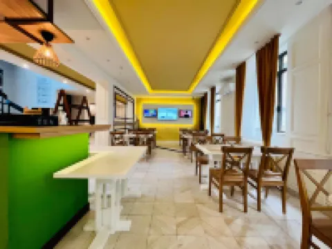 Side One Design Hotel Garni