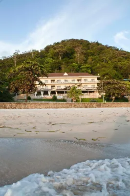 The Beach House Hotel a 