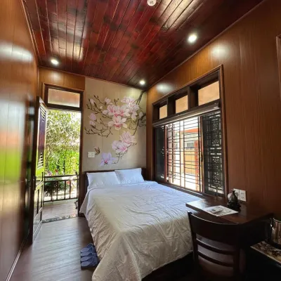 Mai Viên Homestay & Restaurant Hotels near Royal Tombs