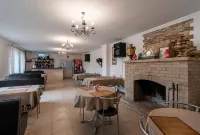 Ivan Da Marya Guest House - bar