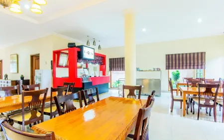 Puri Bernadi Guest House Отели рядом с достопримечательностью «Punclut Ciumbuleuit»