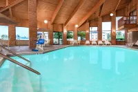 Baymont by Wyndham Tupelo - Pool