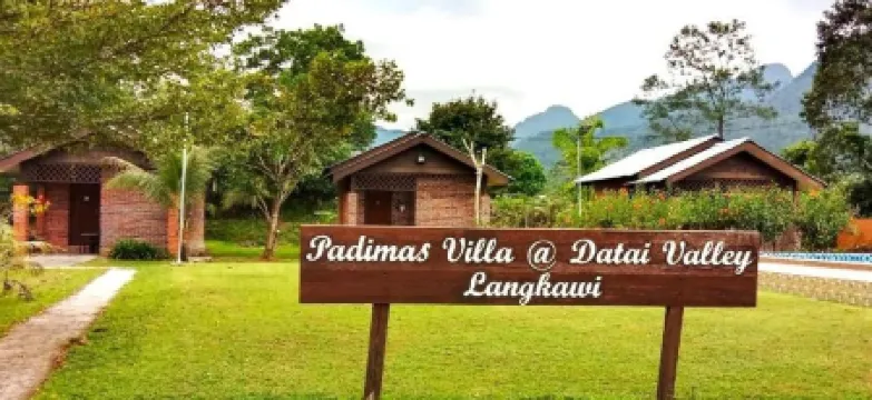 Padimas Villa @Datai Valley Отели рядом с достопримечательностью «Блэк- Сэнд- Бич»