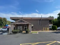 Travelers Inn - Motels