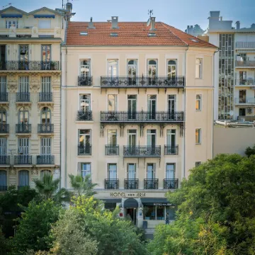 โรงแรมอาเรีย