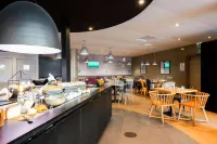 Kyriad ECO - Suresnes - La Défense - breakfast