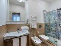 HOTEL KALI  = 卡利蘇倫多飯店 義大利區（Corso Italia）附近的飯店