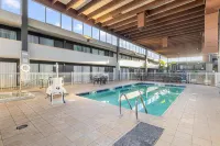 Riverside Hotel & Conference Center - Pools