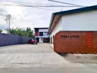 Urbanview Terra Hotel Syariah Near Stasiun Sragen by RedDoorz - 2-Star