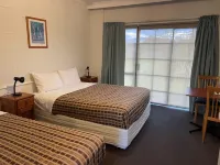 Ambassador Motor Inn - breakfast