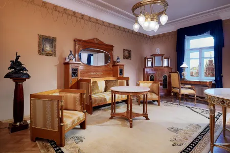 National Hotel