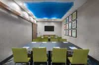 Holiday Inn Express & Suites Bryan - College Station