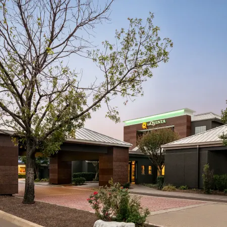 La Quinta Inn & Suites by Wyndham Round Rock North Отели в г. Раунд-Рок