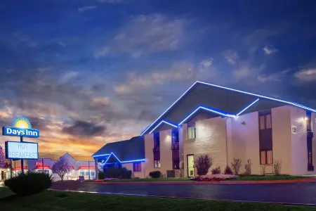 Days Inn by Wyndham Carthage Отели рядом с достопримечательностью «Powers Museum»