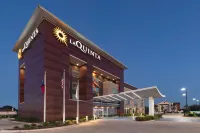 La Quinta Inn & Suites by Wyndham Texas City I-45 Hotels in Texas City