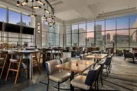 Detroit Marriott at the Renaissance Center - bar